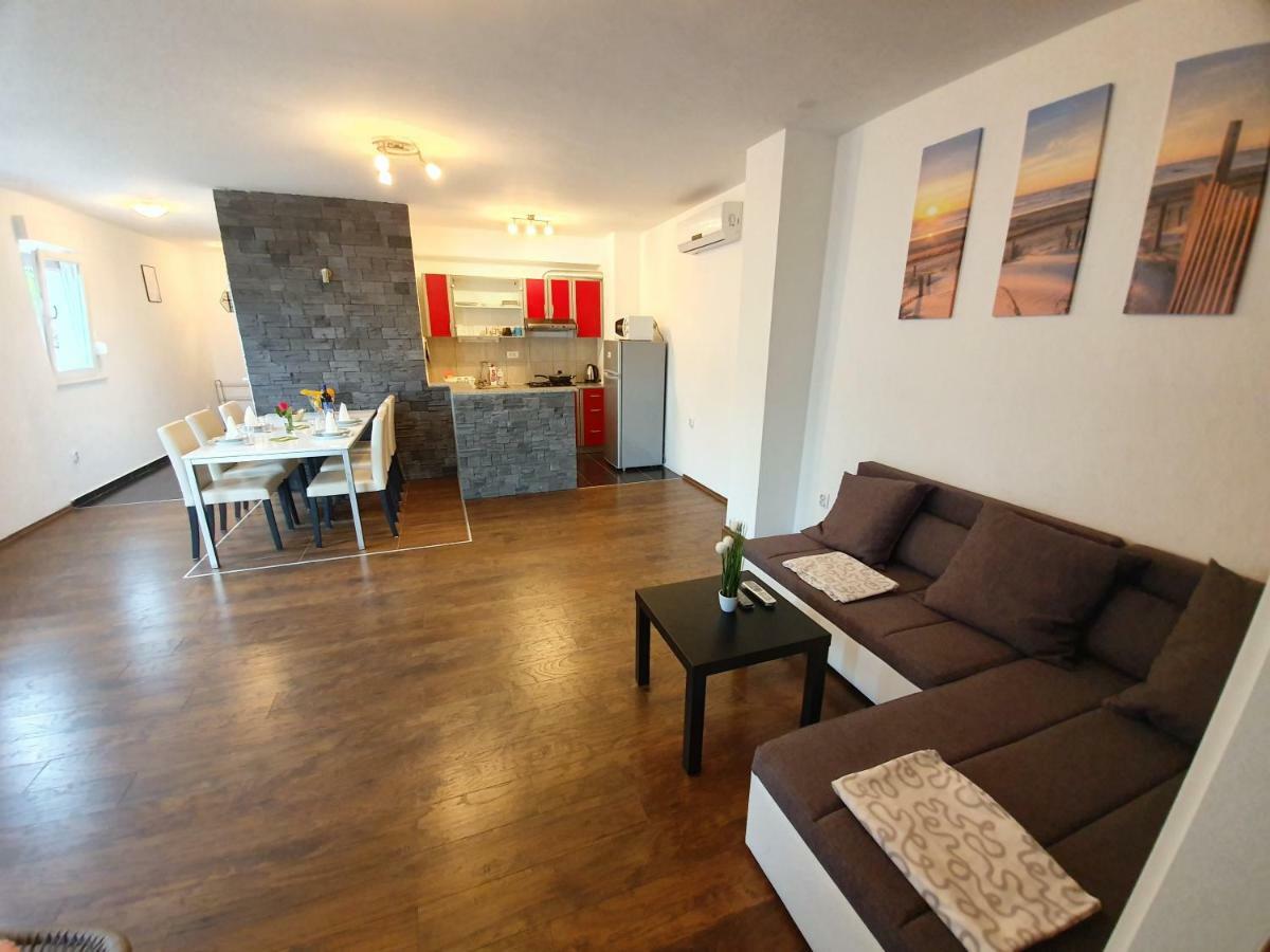 Apartments Lara Drvenik (Split-Dalmatia) Exterior foto